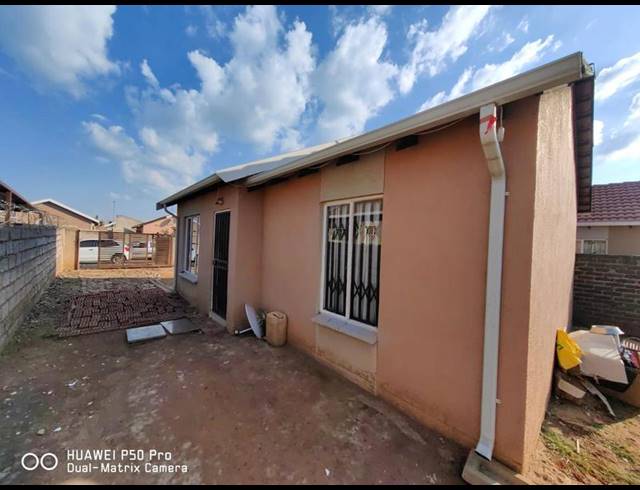 2 BEDROOM HOUSE FOR SALE IN WINDMILL PARK EXT